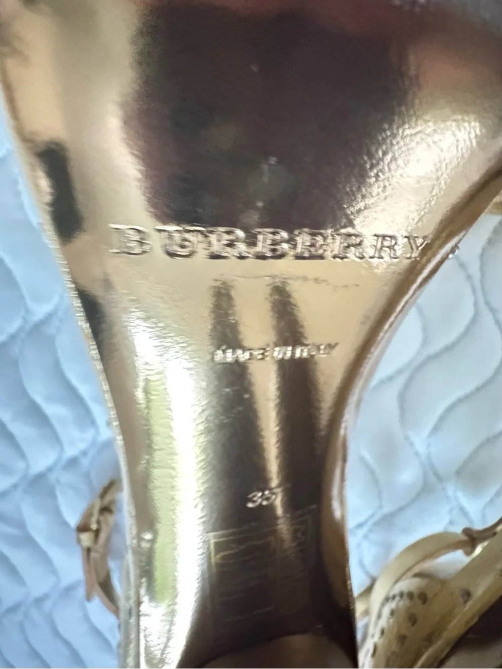 Burberry Hans 110 Runway Gold Leather T-Strap Sandals Heels EU 35